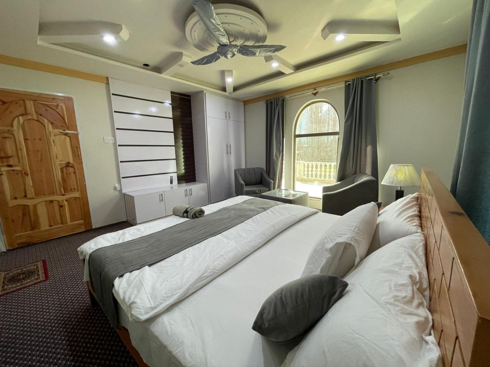 Skardu Saraye Hotel & Resort 外观 照片