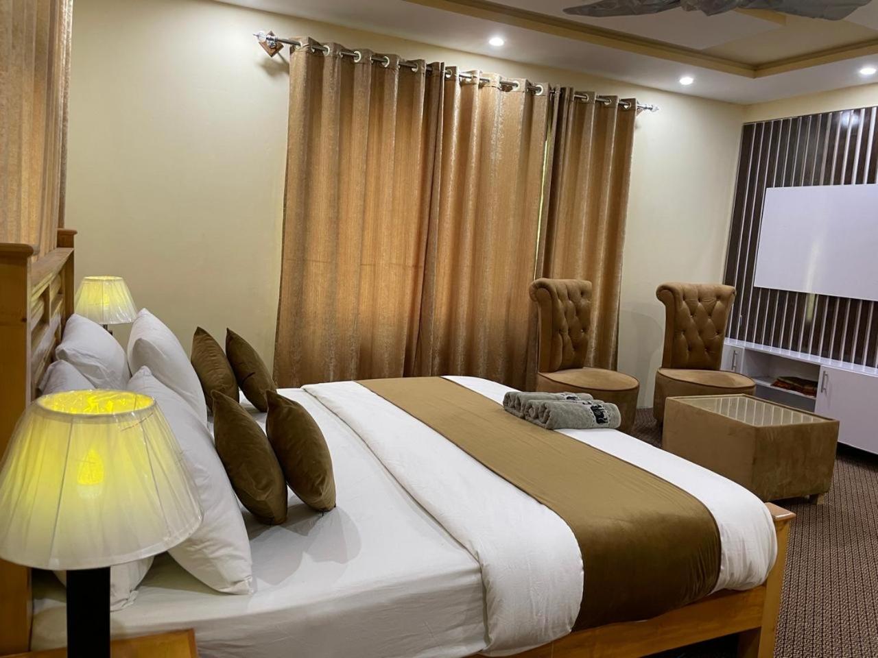 Skardu Saraye Hotel & Resort 外观 照片